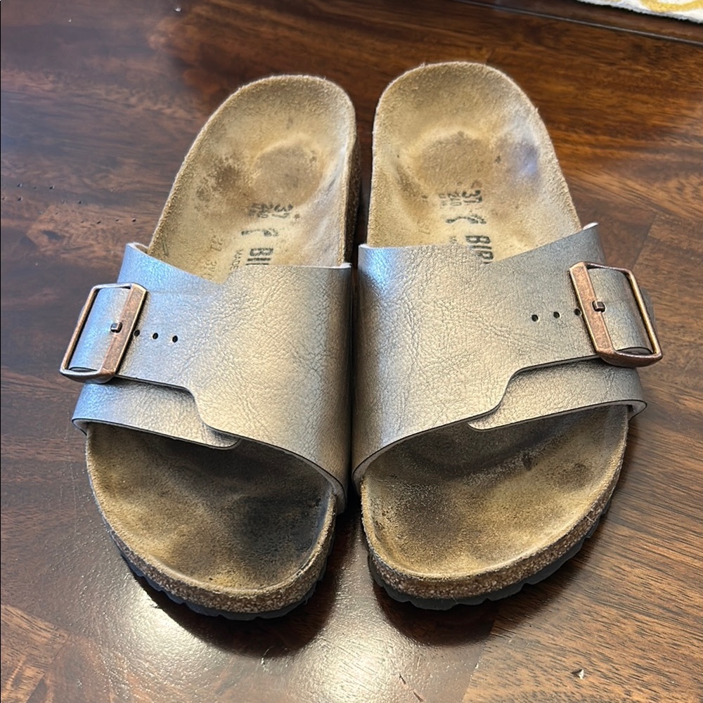 Birkenstock Sandals size 37 awesome condition